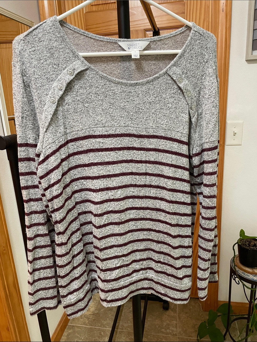 Market & Spruce women’s Heather Gray Sweater with Burgundy Stripes